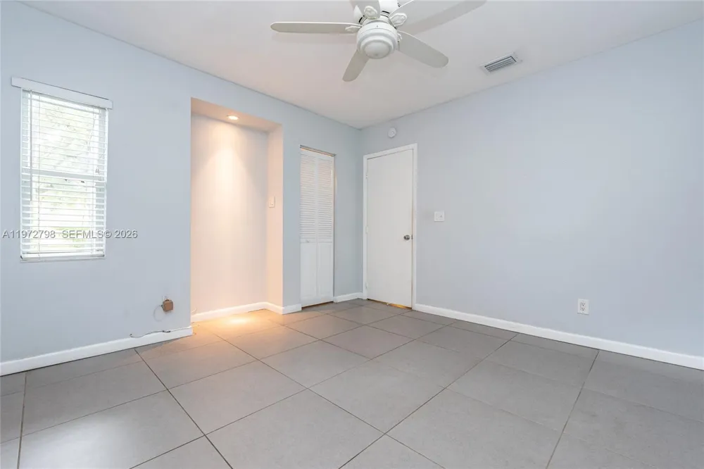 330 NE 86 St El Portal, FL 33138