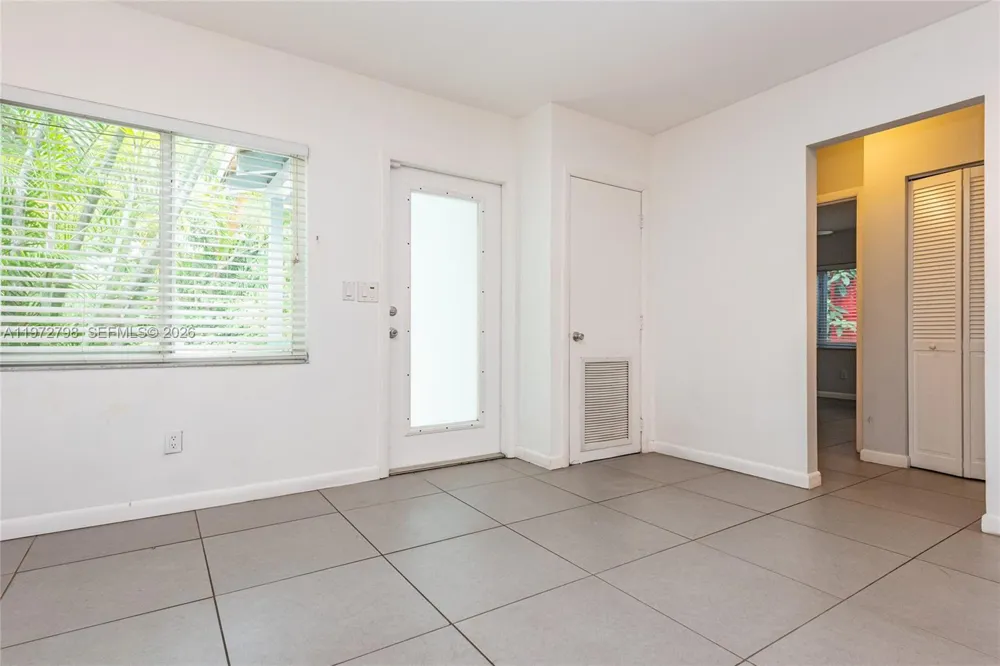 330 NE 86 St El Portal, FL 33138