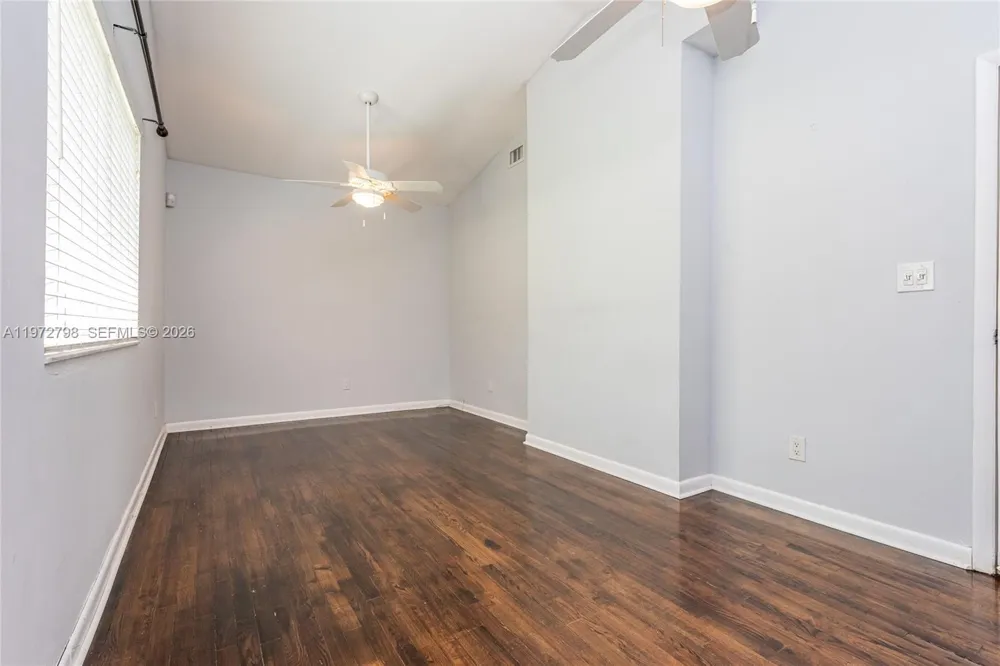 330 NE 86 St El Portal, FL 33138
