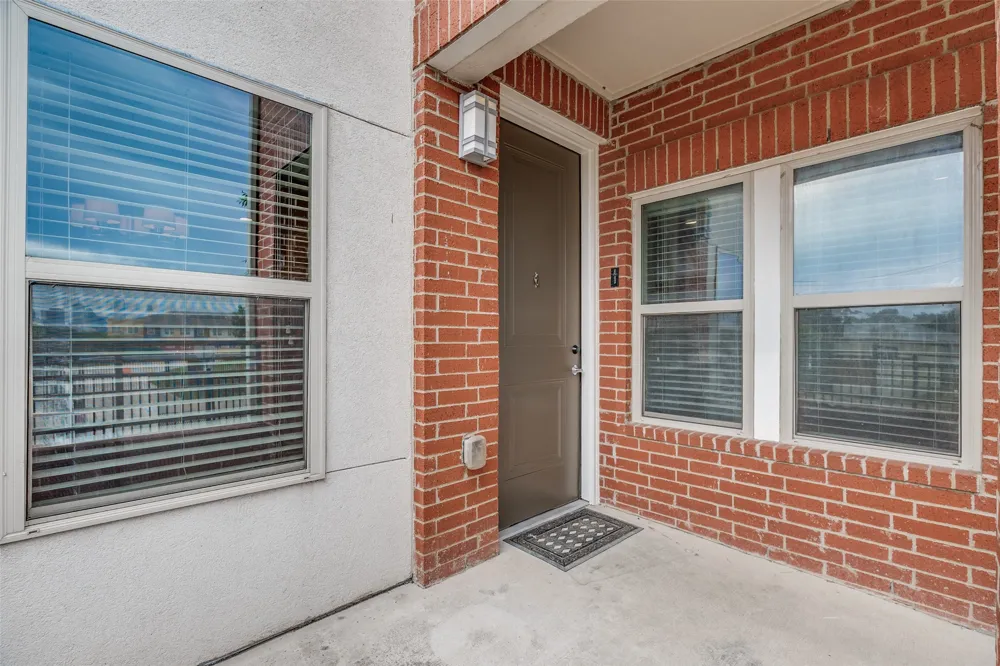 1596 Fiji Street Dallas, TX 75203