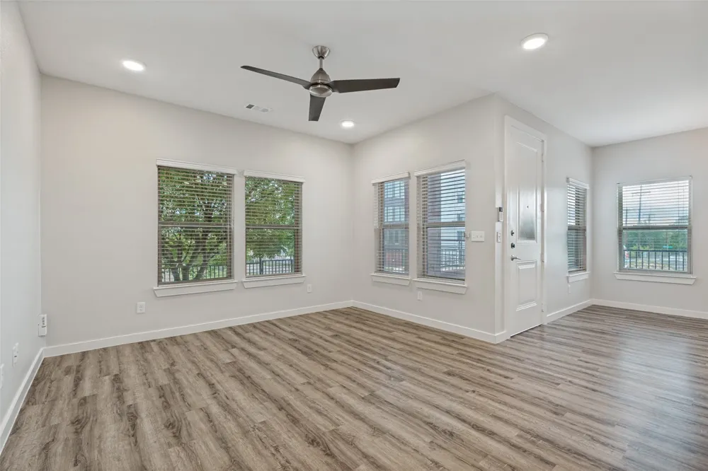 1596 Fiji Street Dallas, TX 75203