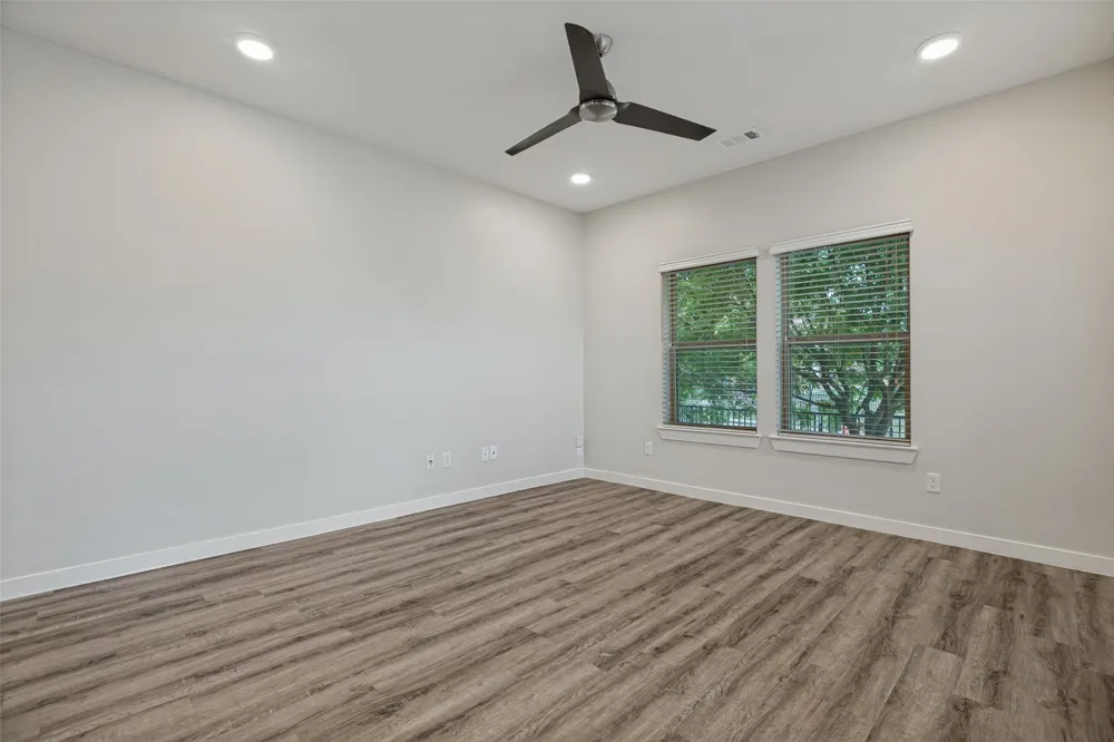 1596 Fiji Street Dallas, TX 75203