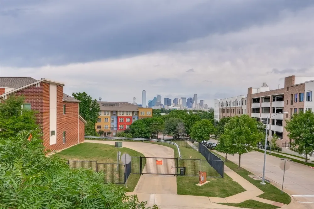 1596 Fiji Street Dallas, TX 75203