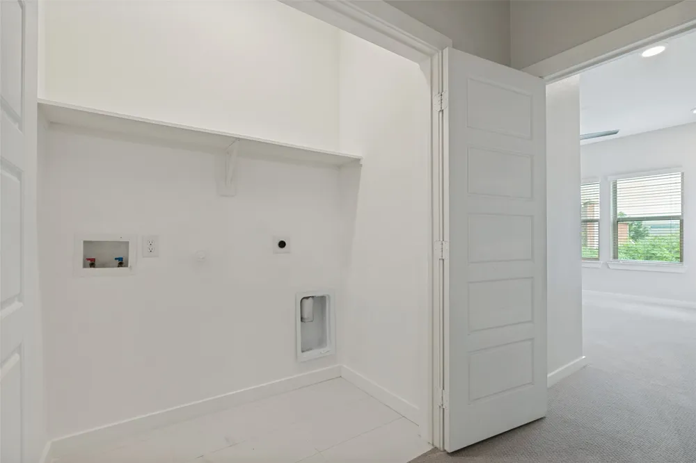1596 Fiji Street Dallas, TX 75203