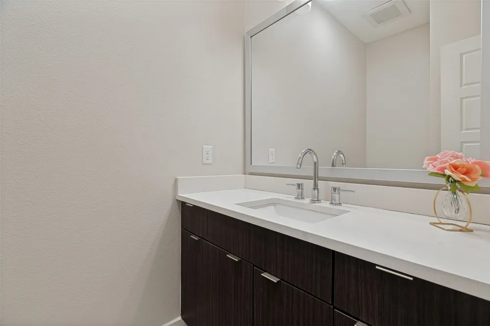 1596 Fiji Street Dallas, TX 75203