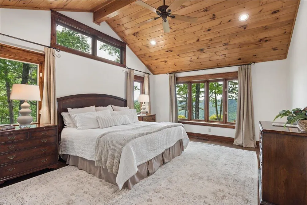 1517 Laurel Lake Dr Drive Monteagle, TN 37356