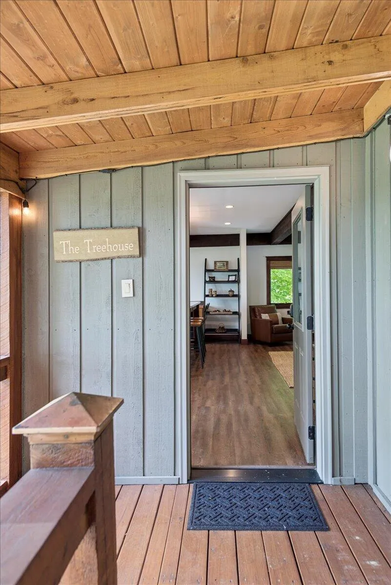 1517 Laurel Lake Dr Drive Monteagle, TN 37356