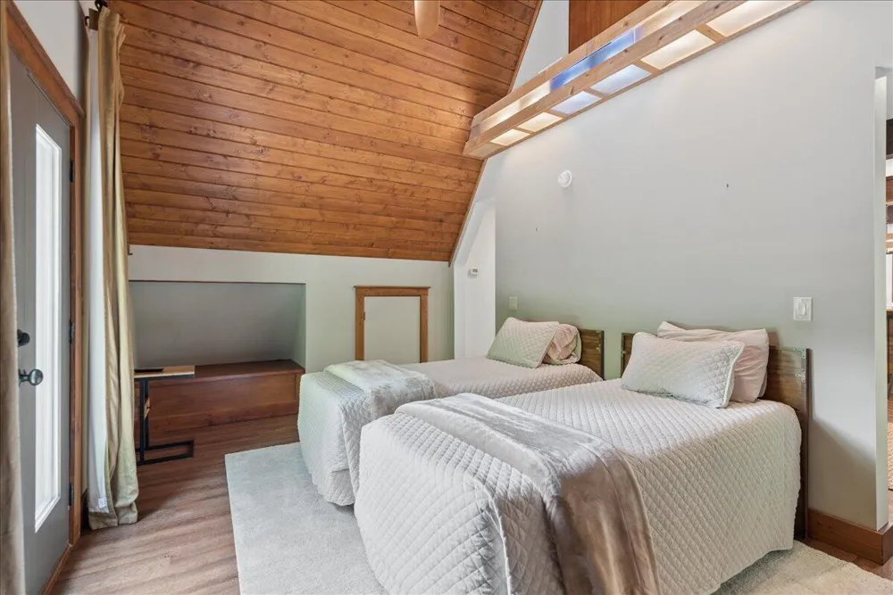 1517 Laurel Lake Dr Drive Monteagle, TN 37356