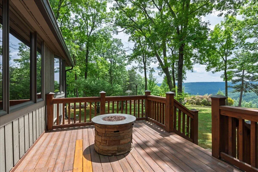 1517 Laurel Lake Dr Drive Monteagle, TN 37356