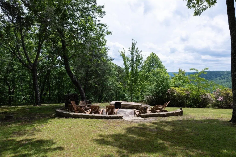 1517 Laurel Lake Dr Drive Monteagle, TN 37356