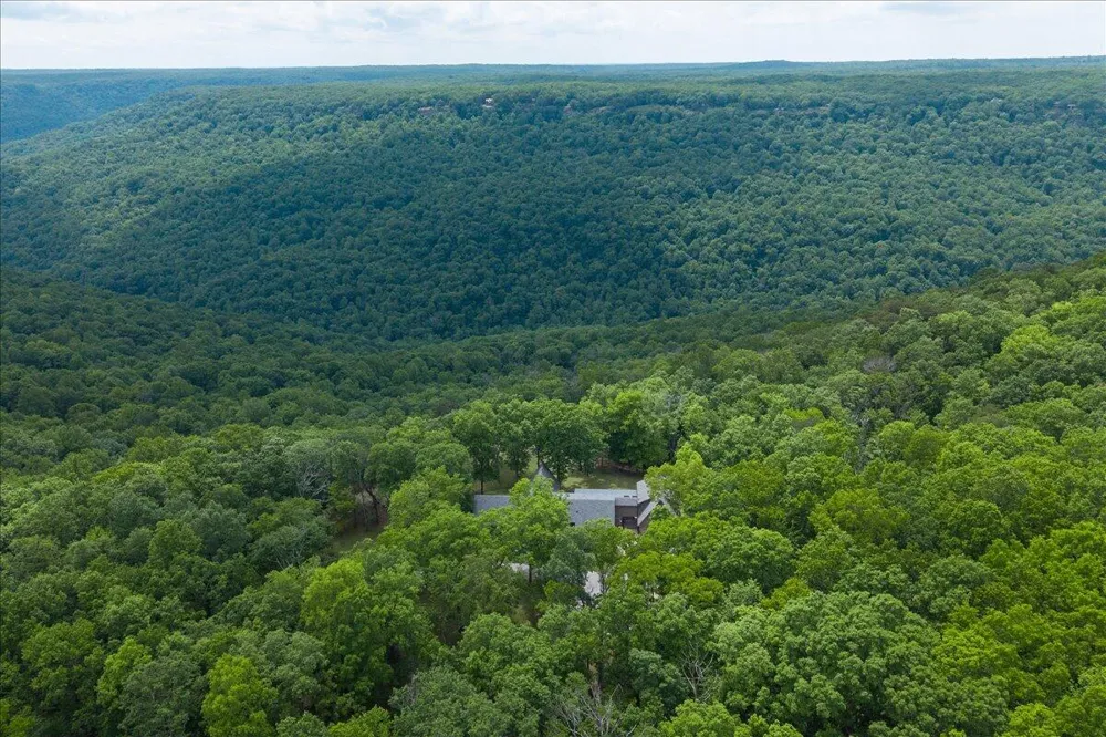 1517 Laurel Lake Dr Drive Monteagle, TN 37356