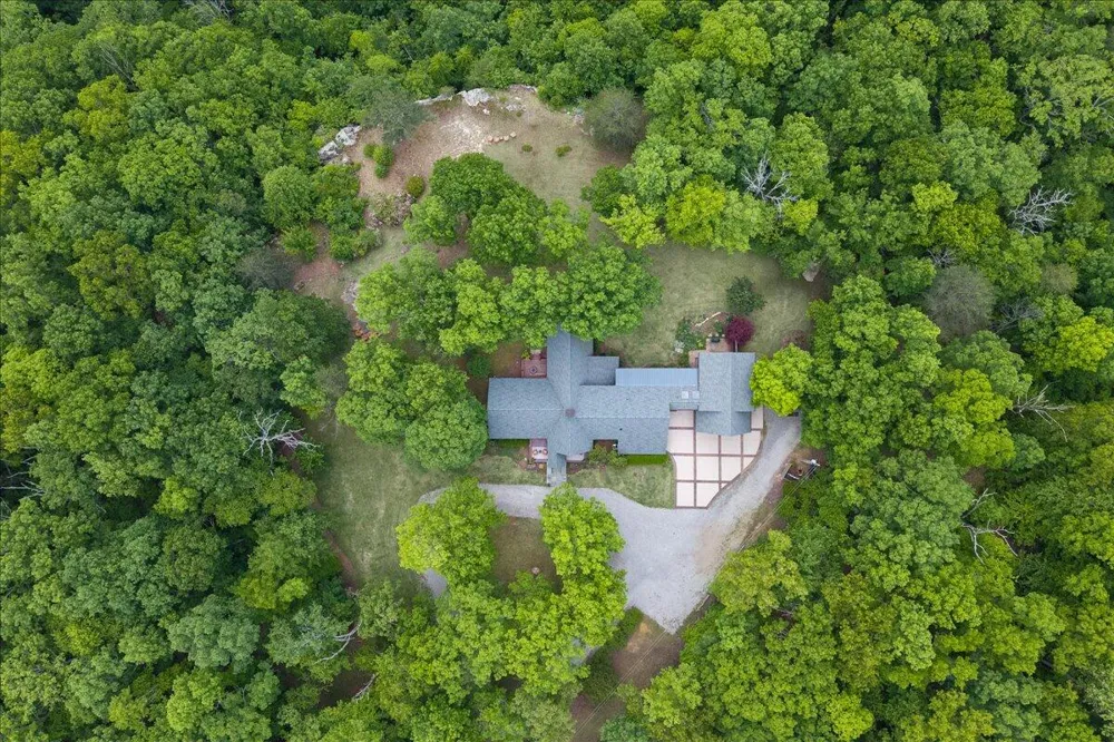1517 Laurel Lake Dr Drive Monteagle, TN 37356