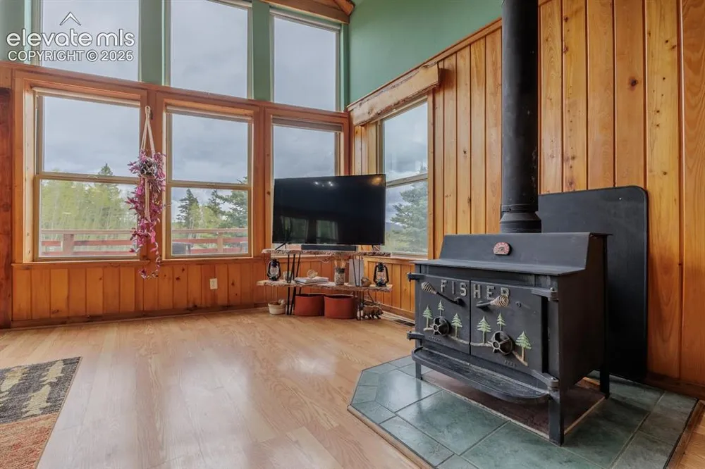124 Bear Trail Lake George, CO 80827