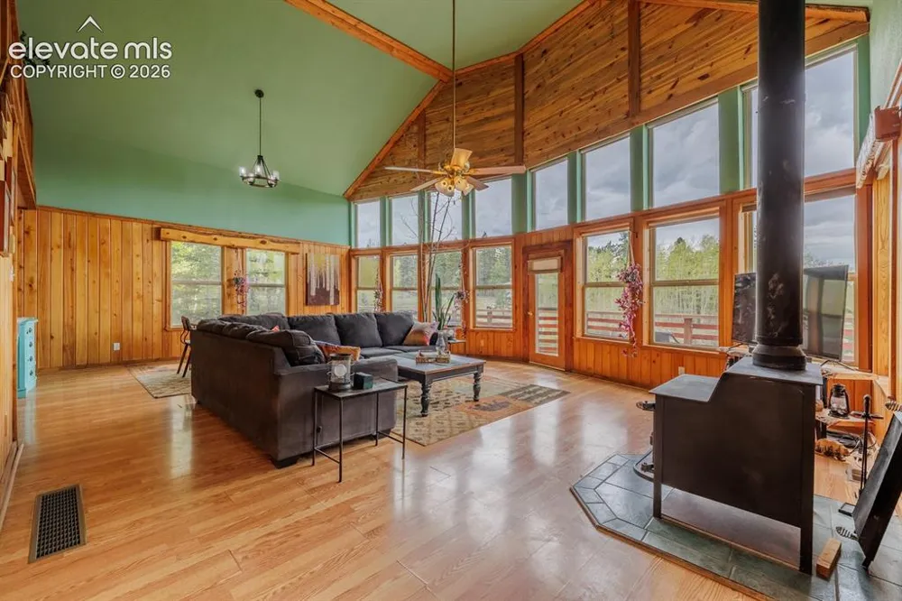 124 Bear Trail Lake George, CO 80827