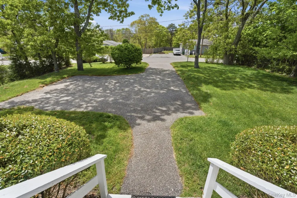 98 Peters Lane Westhampton, NY 11978