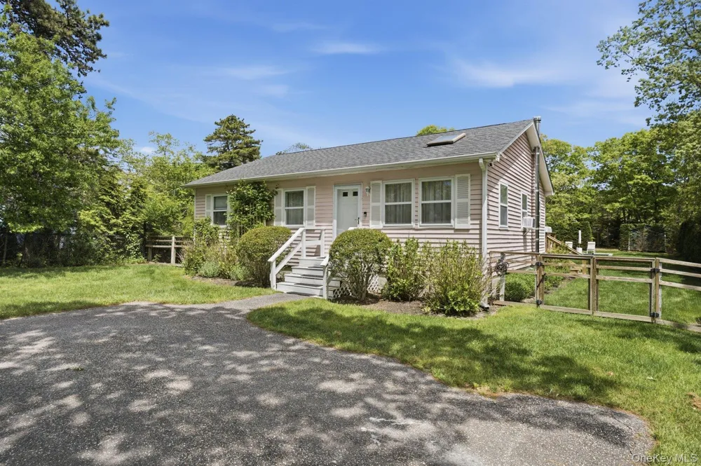 98 Peters Lane Westhampton, NY 11978