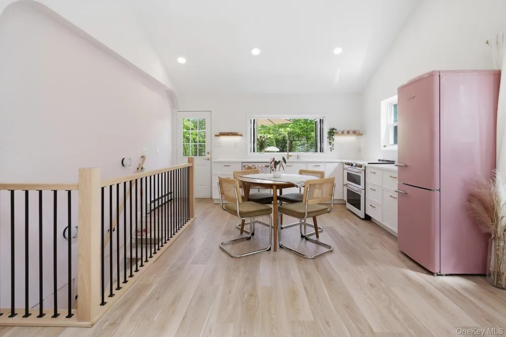 98 Peters Lane Westhampton, NY 11978
