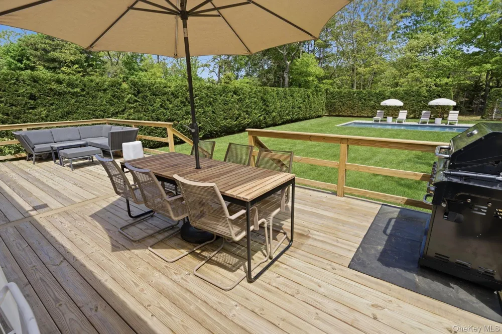 98 Peters Lane Westhampton, NY 11978