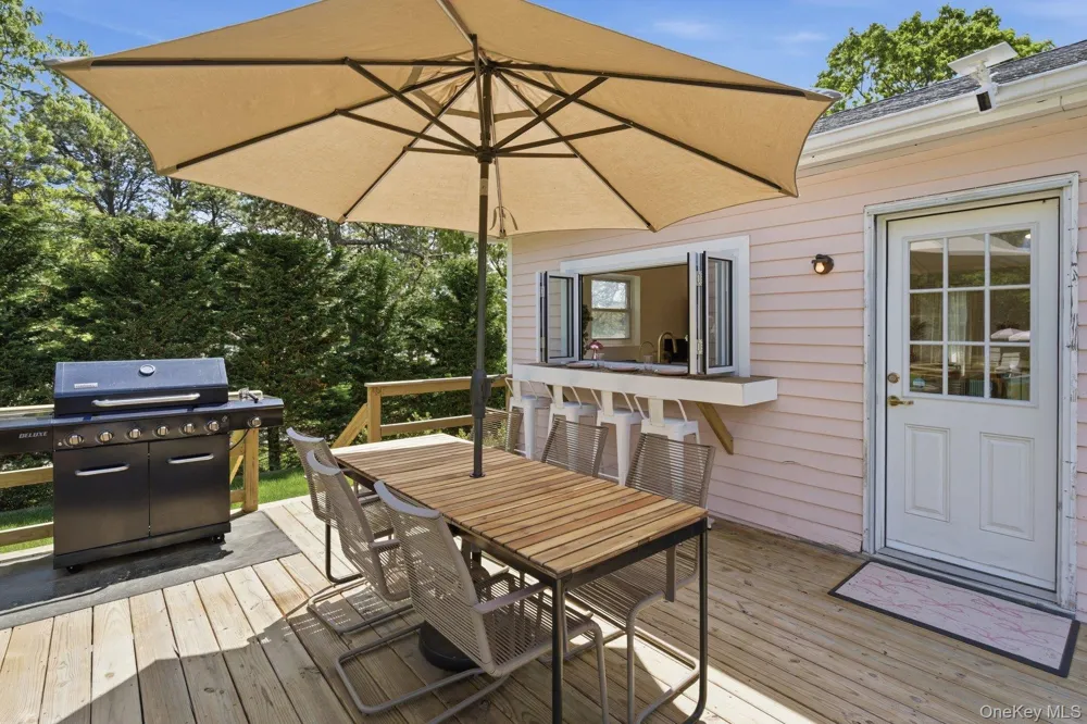 98 Peters Lane Westhampton, NY 11978