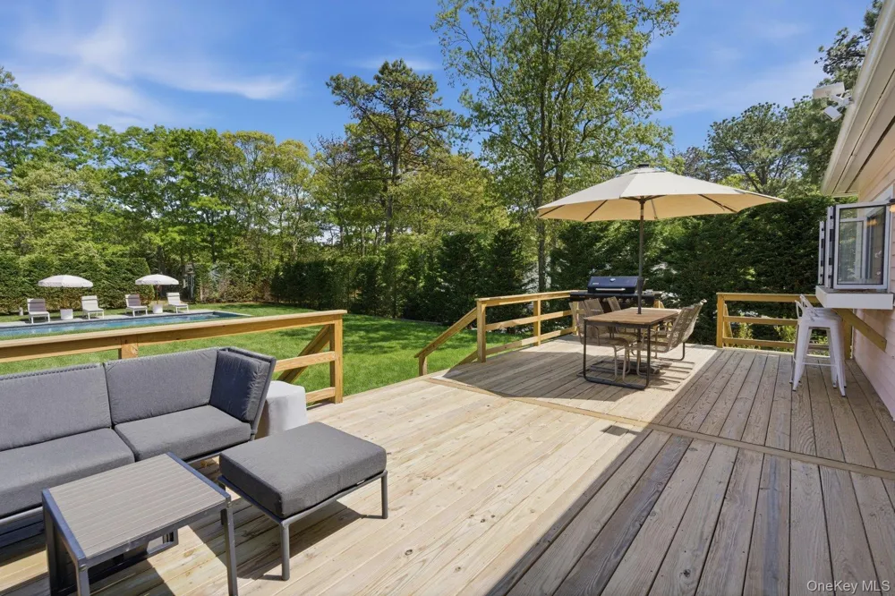 98 Peters Lane Westhampton, NY 11978