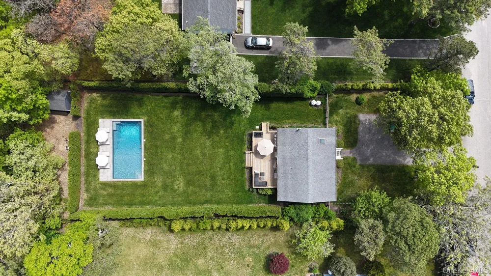 98 Peters Lane Westhampton, NY 11978