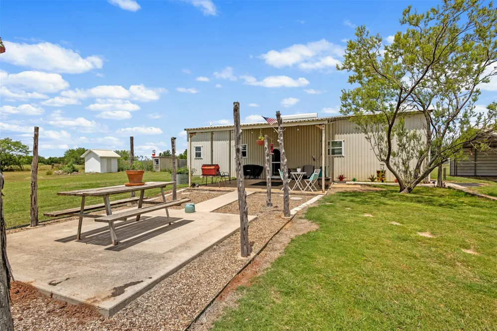 343 Meadow Lark Lane Bowie, TX 76230
