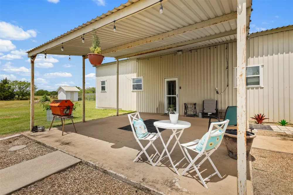 343 Meadow Lark Lane Bowie, TX 76230