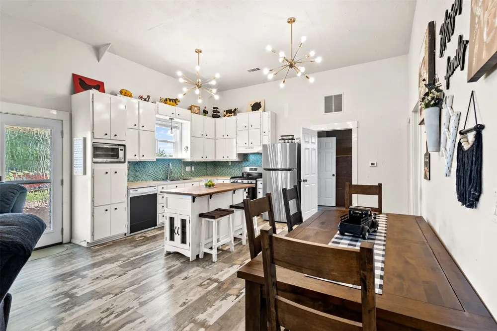 343 Meadow Lark Lane Bowie, TX 76230