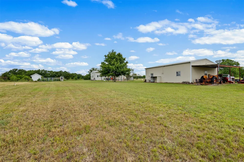 343 Meadow Lark Lane Bowie, TX 76230