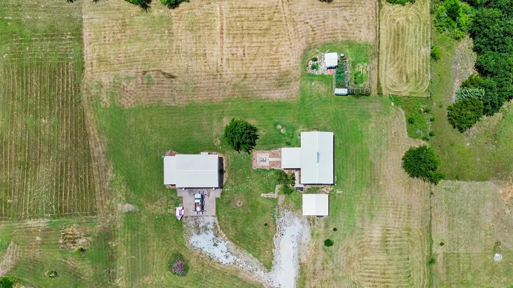 343 Meadow Lark Lane Bowie, TX 76230