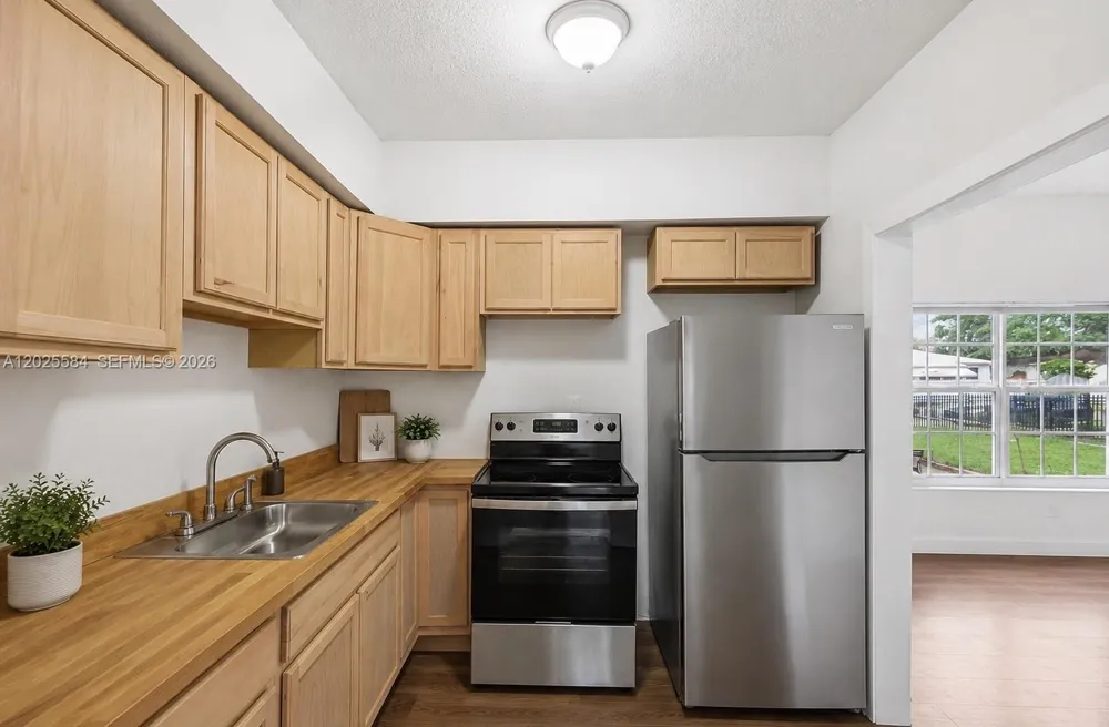1045 NW 115th St Miami, FL 33168