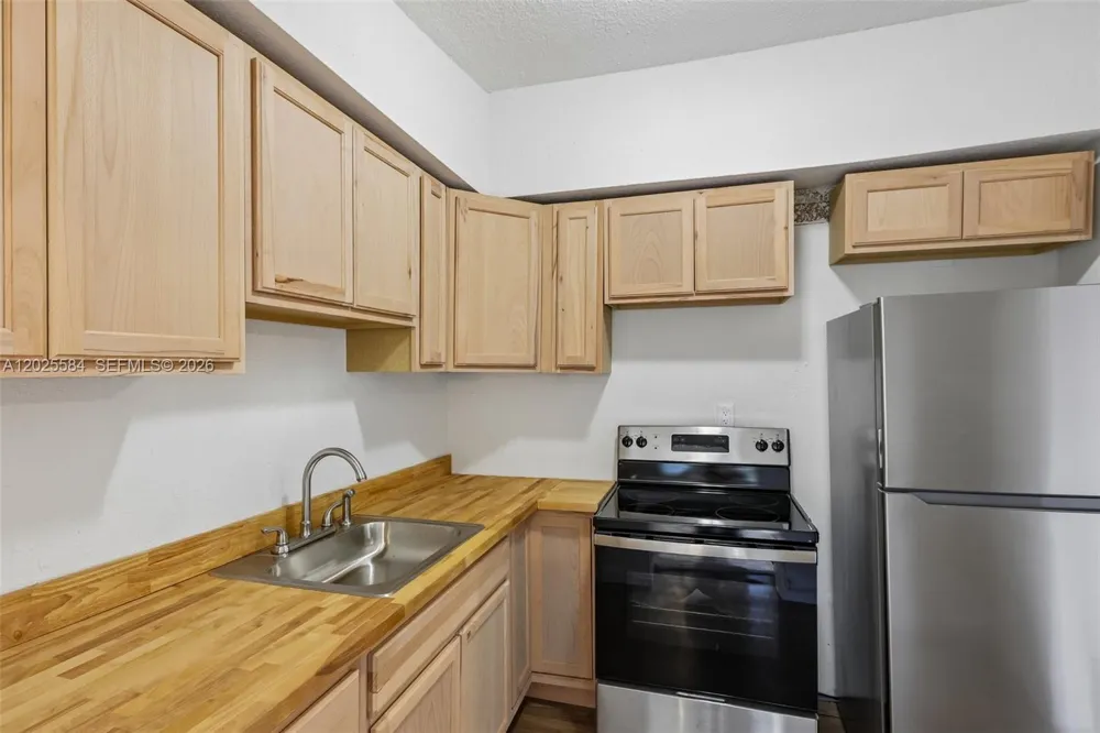 1045 NW 115th St Miami, FL 33168