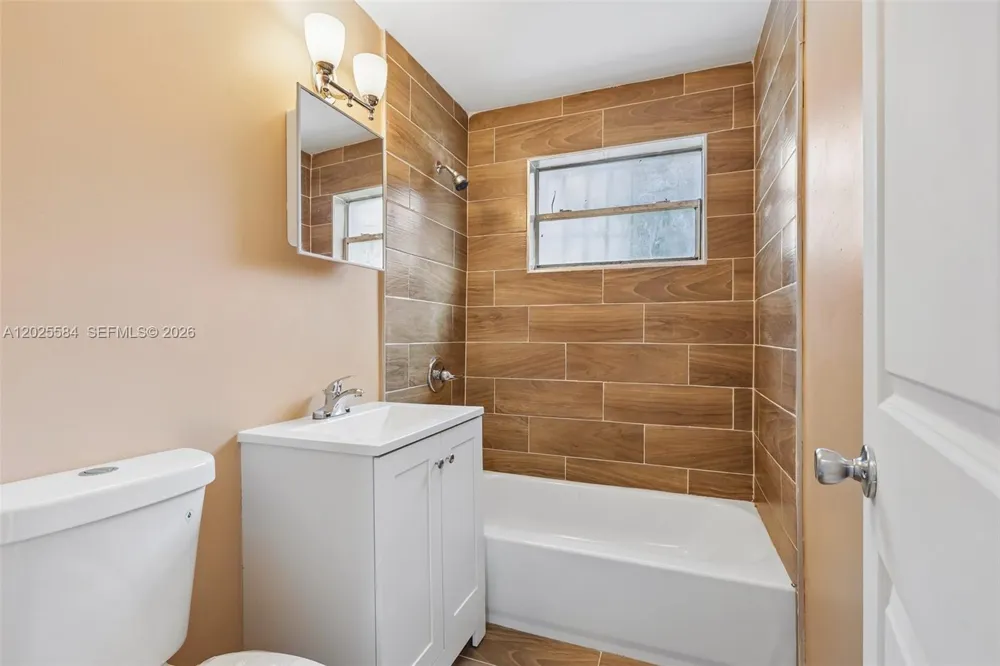 1045 NW 115th St Miami, FL 33168