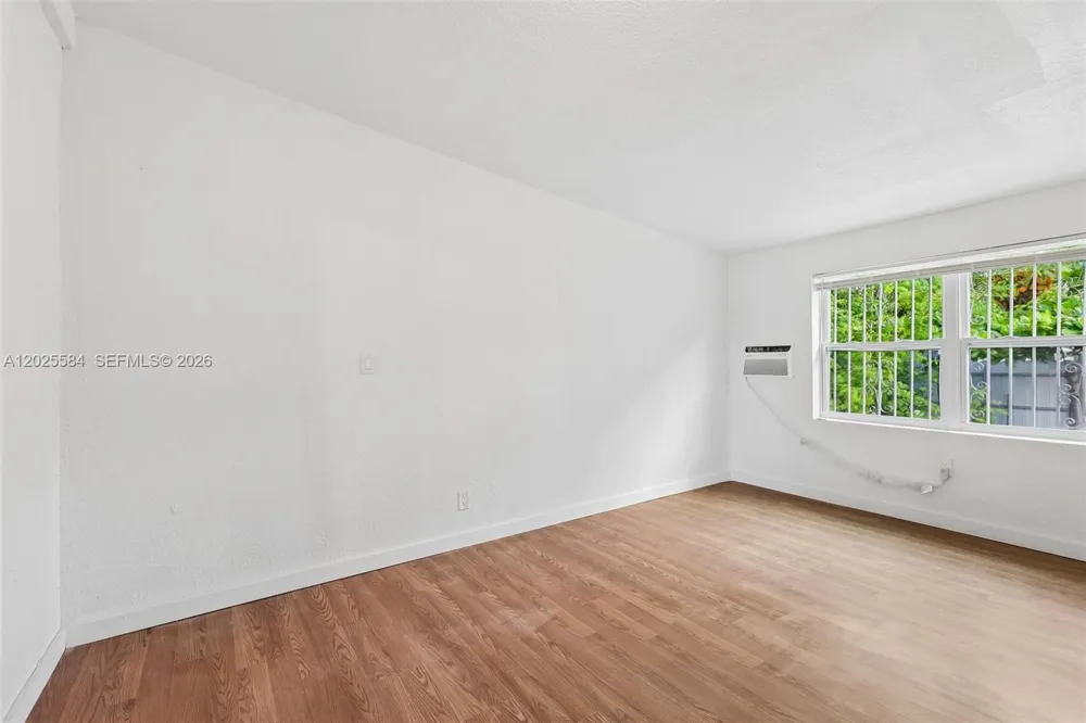 1045 NW 115th St Miami, FL 33168
