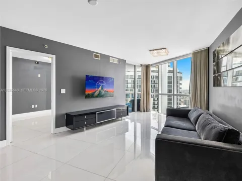 18201 Collins Ave #5303