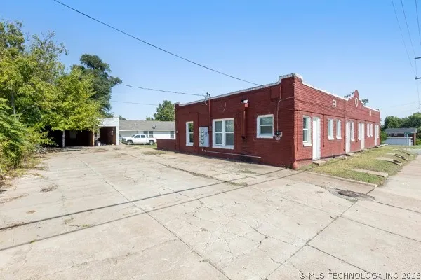 820 S 6th Ponca City, OK 74601