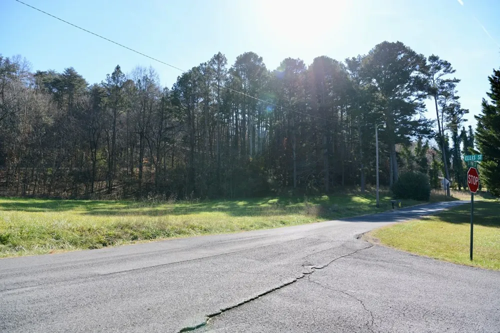 177 S Pine Street Dayton, TN 37321