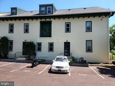 320 MAIN STREET #202