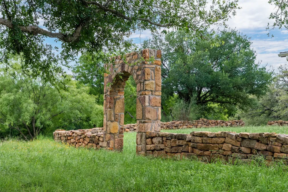 342 County Road 433 Mullin, TX 76864