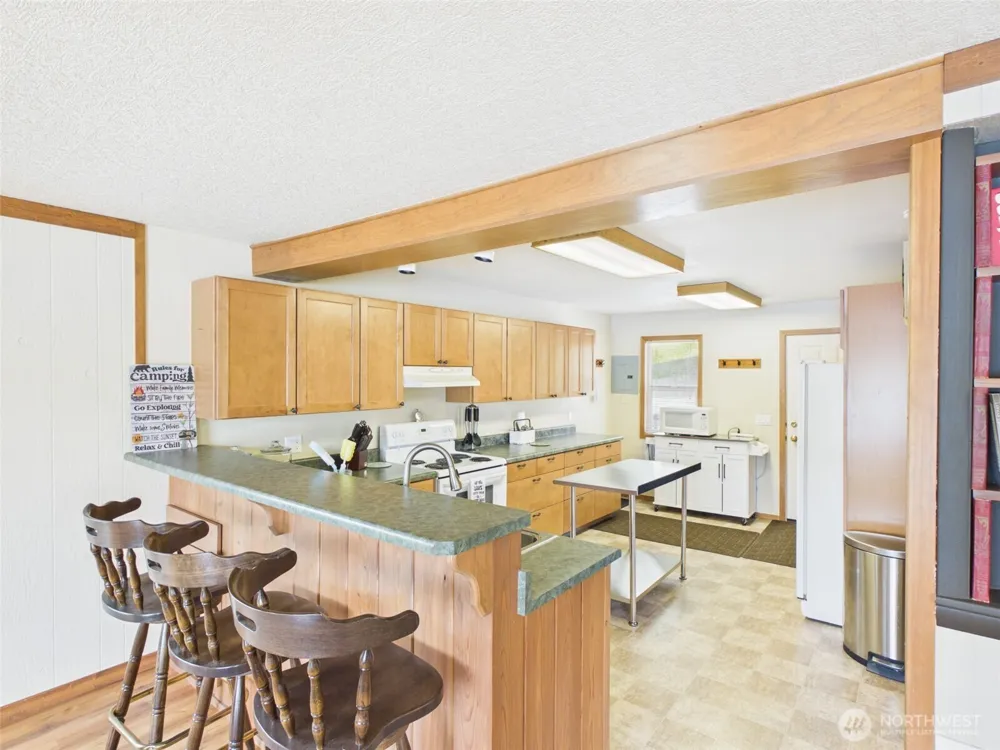 6 Marions Cove Road Republic, WA 99166