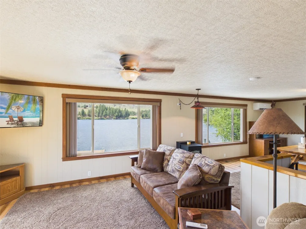 6 Marions Cove Road Republic, WA 99166