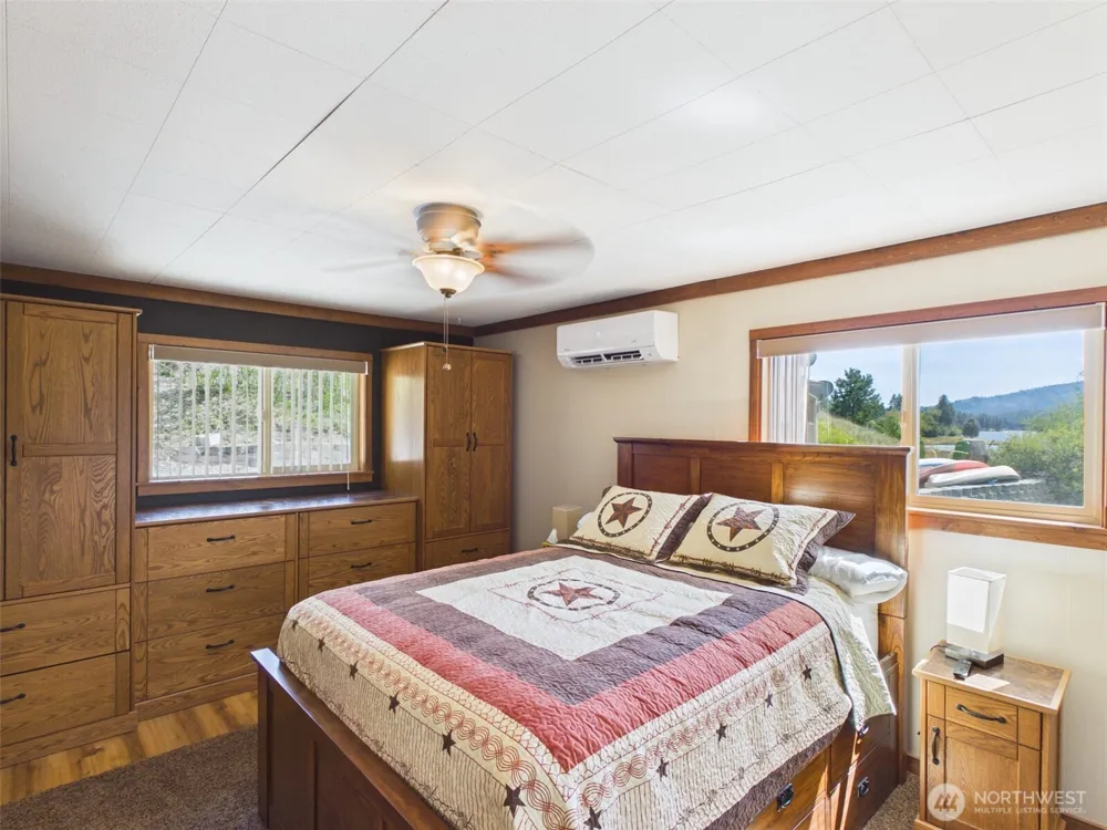 6 Marions Cove Road Republic, WA 99166