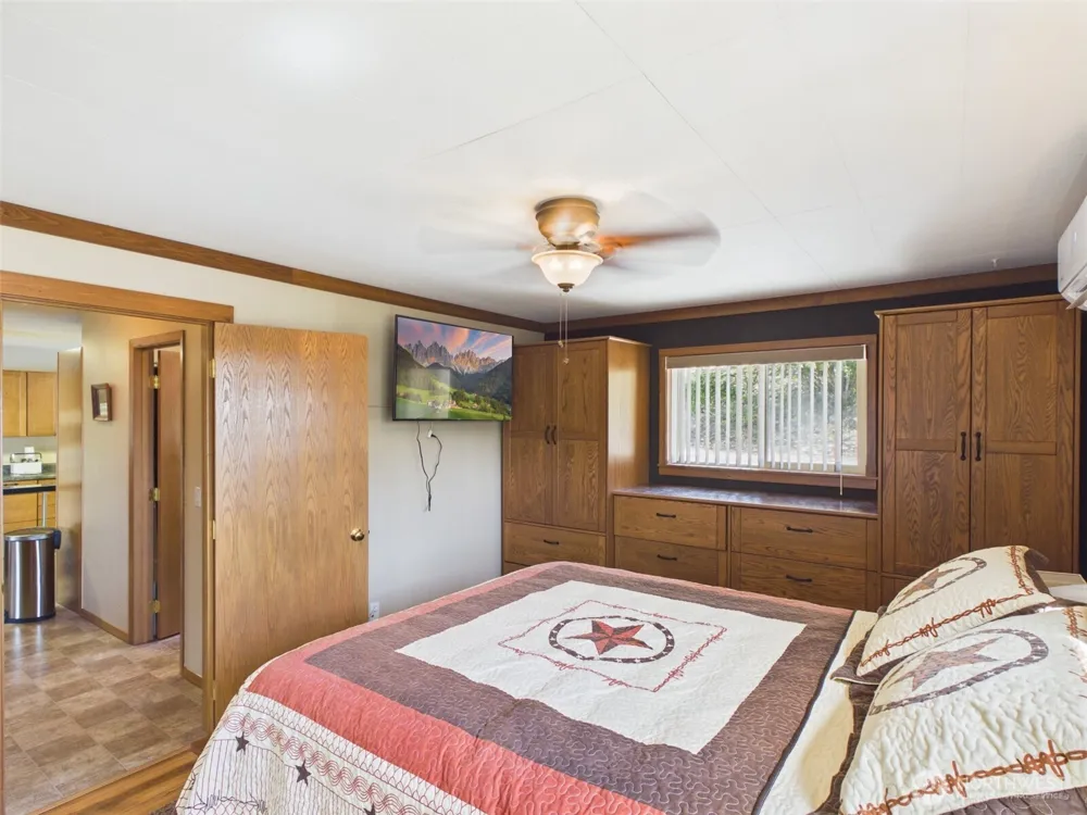 6 Marions Cove Road Republic, WA 99166