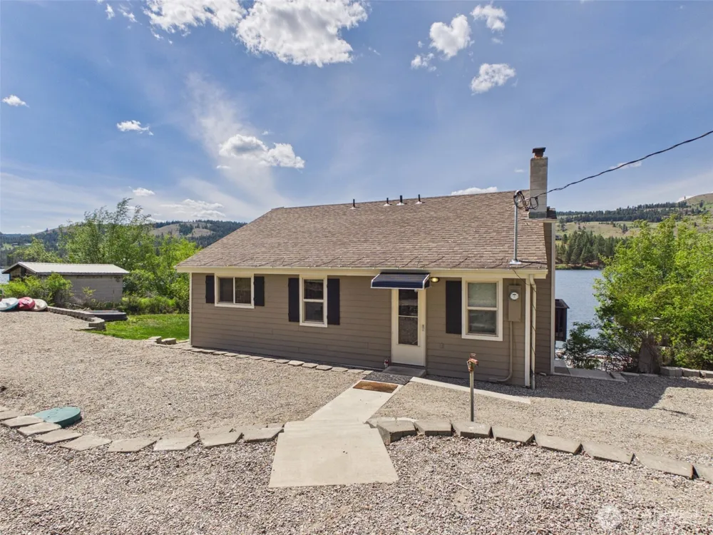 6 Marions Cove Road Republic, WA 99166