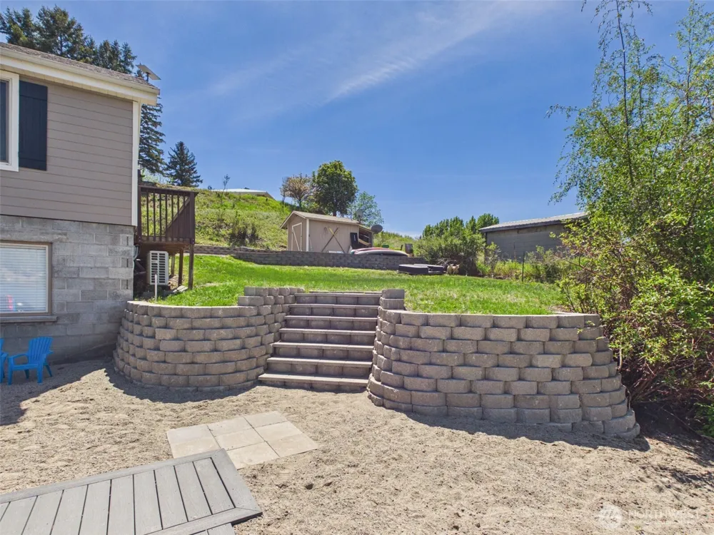 6 Marions Cove Road Republic, WA 99166