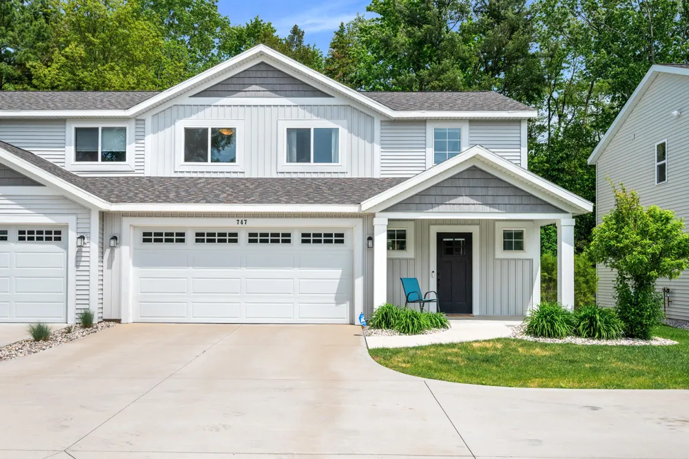 747 Butternut Drive Holland Charter Township, MI 49424