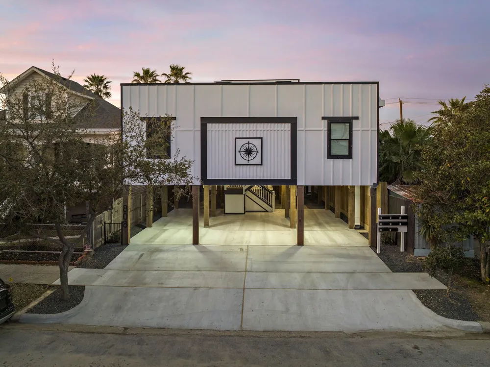 808 Sealy Street #B Galveston, TX 77550