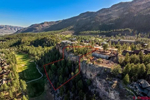 557 Glacier Cliff Drive