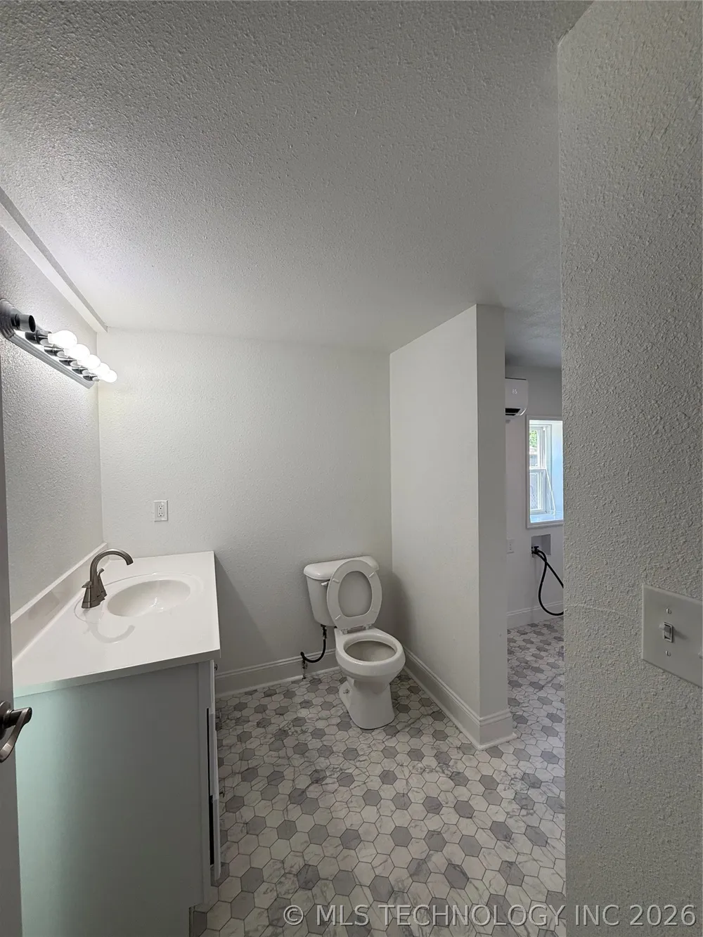 1019 E 5th Cushing, OK 74023