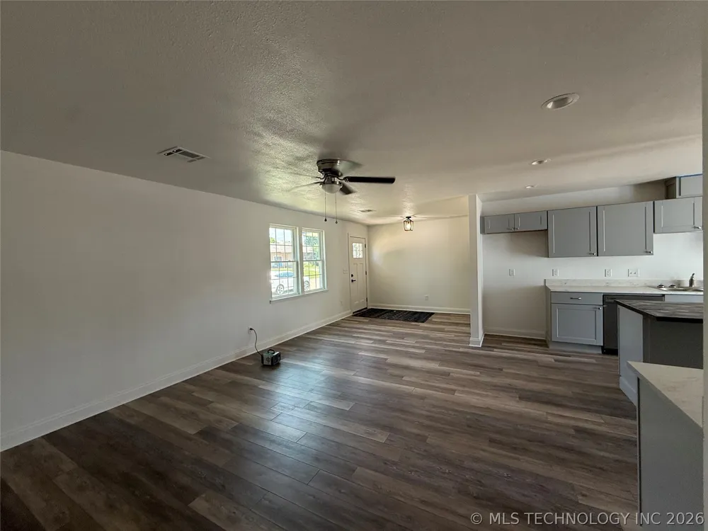 1019 E 5th Cushing, OK 74023